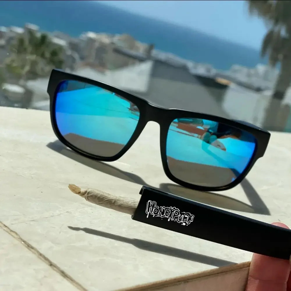 StashShades: Sunglasses with Hidden Storage